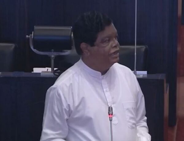 වර්ජනයේ නියුතු අධිවේගී මාර්ග සේවකයන්ට ඇමති බන්දුල ගෙන් චෝදනා