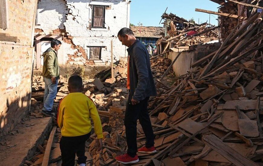 නේපාලයේ භූමිකම්පාවක්!150ක් පණපිටින් වැළලෙති.