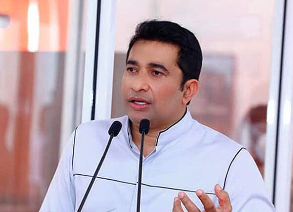 ක්‍රීඩා ඇමති රොෂාන් හදිසියේම තවත් තීරණයක් ගනී