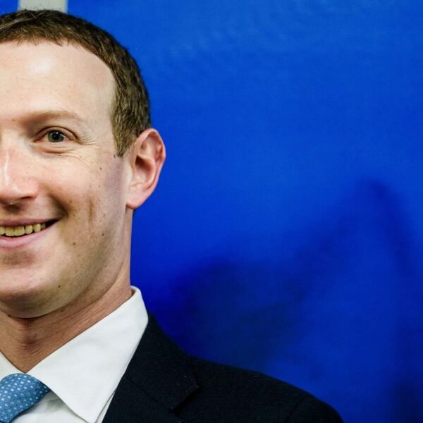 මාර්ක් සකර්බර්ග්ට සැත්කමක්