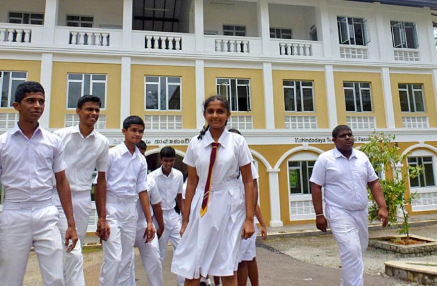 හදන්න ගියේ ජාතික පාසල් 1000යි. හැදුණේ 22යි.