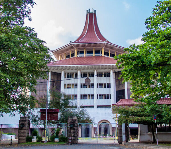 හිටපු ජනපතිවරු හතරකට එරෙහිව උසාවි තීන්දු