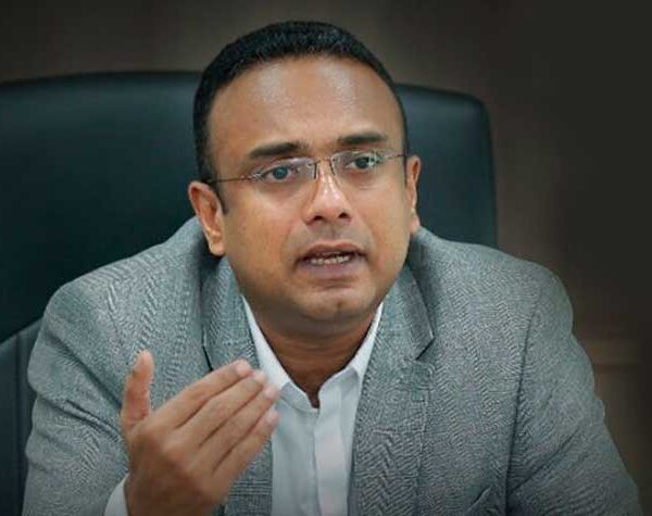 කැබිනට් එකට එන්න කලින් සීනි බදු තොරතුරු ව්යාපාරිකයන් අතට ගිහින්